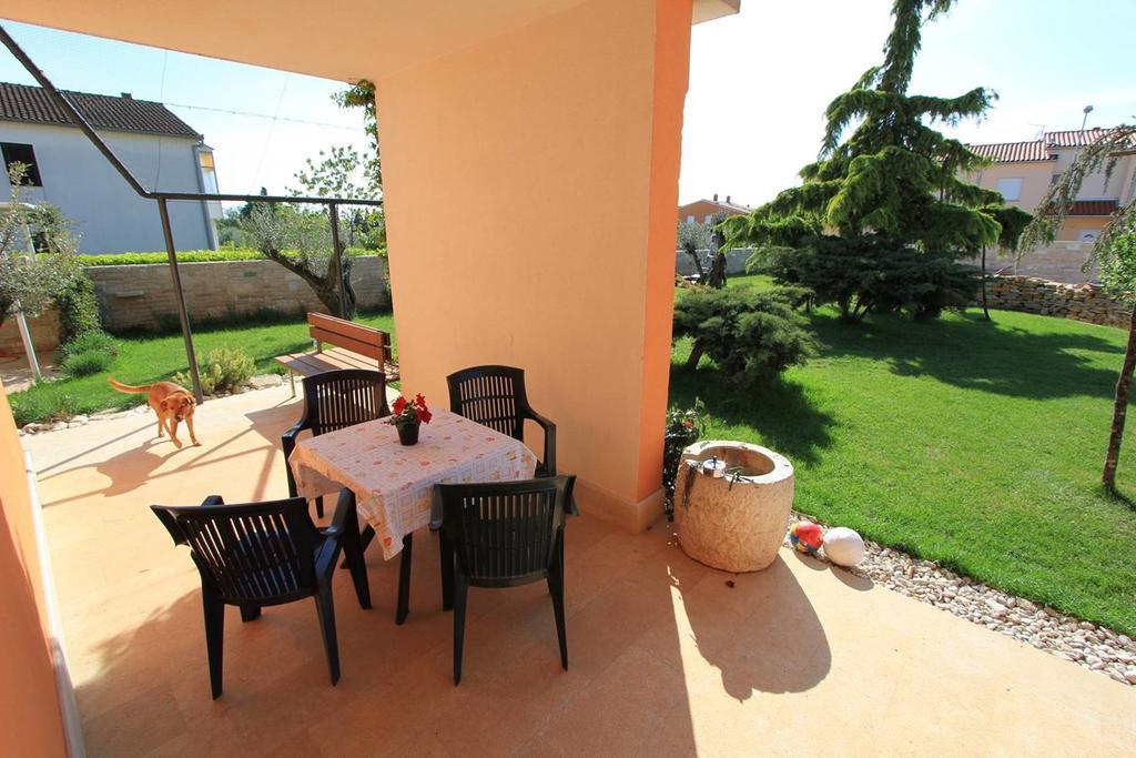 Apartment Dusanka Fažana Esterno foto